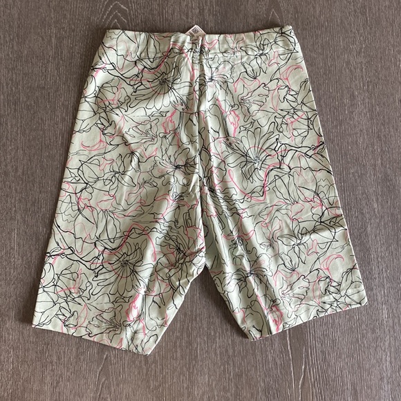 Reebok Classics Contour Floral Print Legging Women Shorts HB8623 - Small - Picture 8 of 8